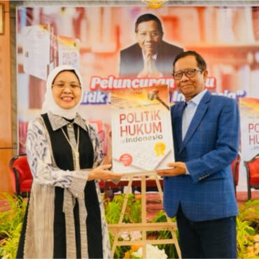 Perbedaan-Buku-Mahfud.jpg