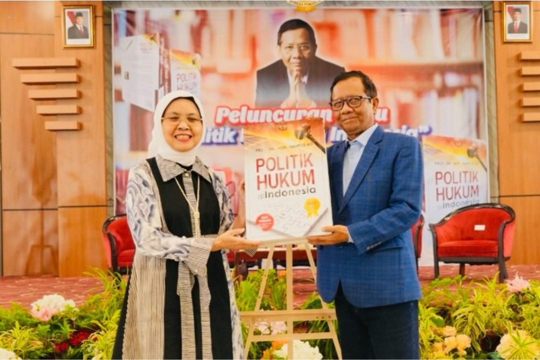 Peluncuran Buku Politik Hukum di Indonesia, Karya Mahfud MD